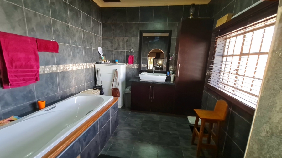 Commercial Property for Sale in Grootvaly AH Gauteng
