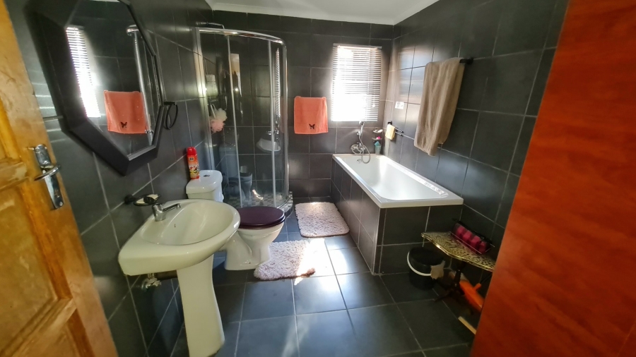 Commercial Property for Sale in Grootvaly AH Gauteng