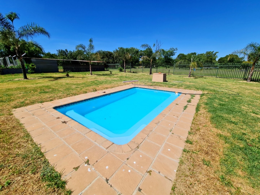 Commercial Property for Sale in Grootvaly AH Gauteng