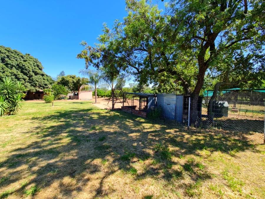 Commercial Property for Sale in Grootvaly AH Gauteng