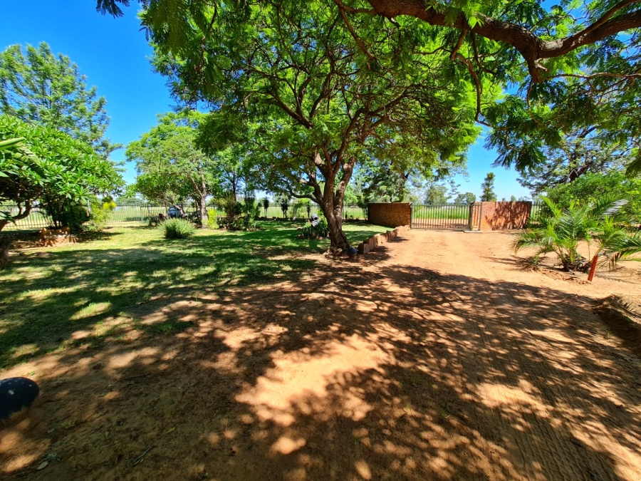 Commercial Property for Sale in Grootvaly AH Gauteng