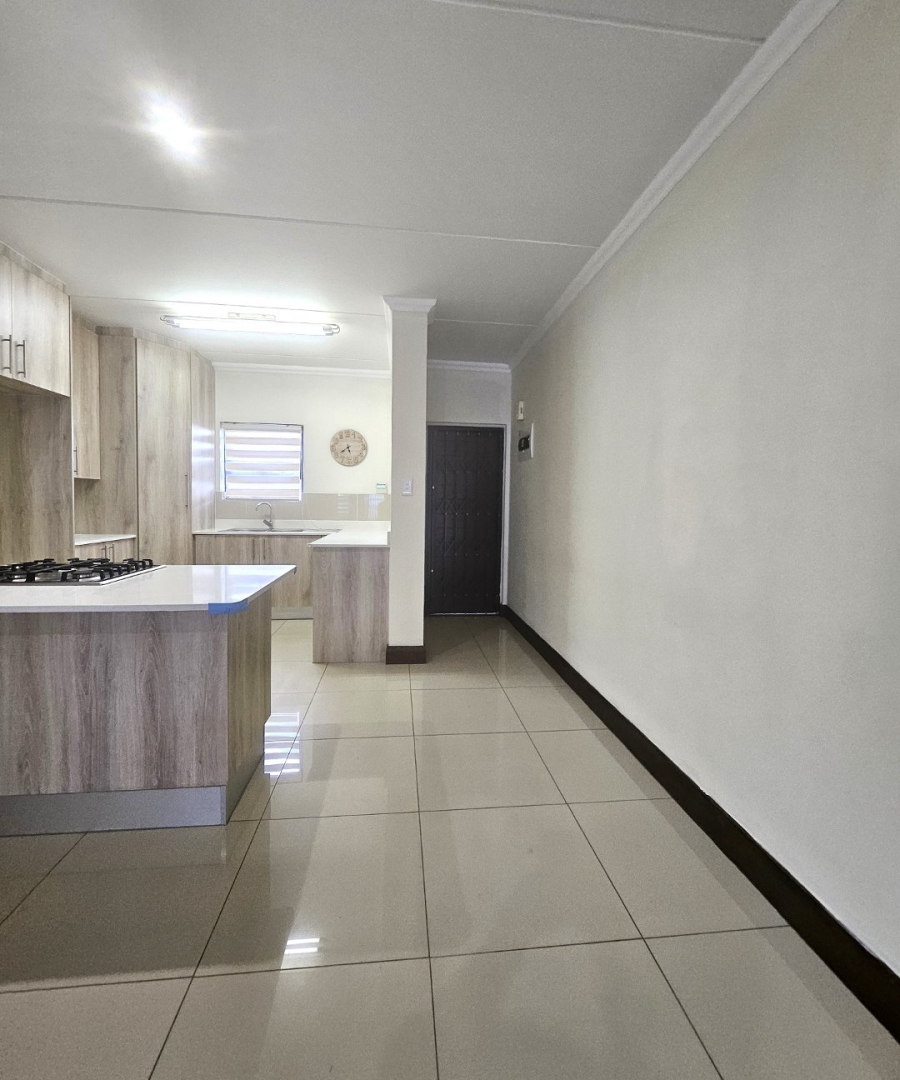 2 Bedroom Property for Sale in Crowthorne AH Gauteng