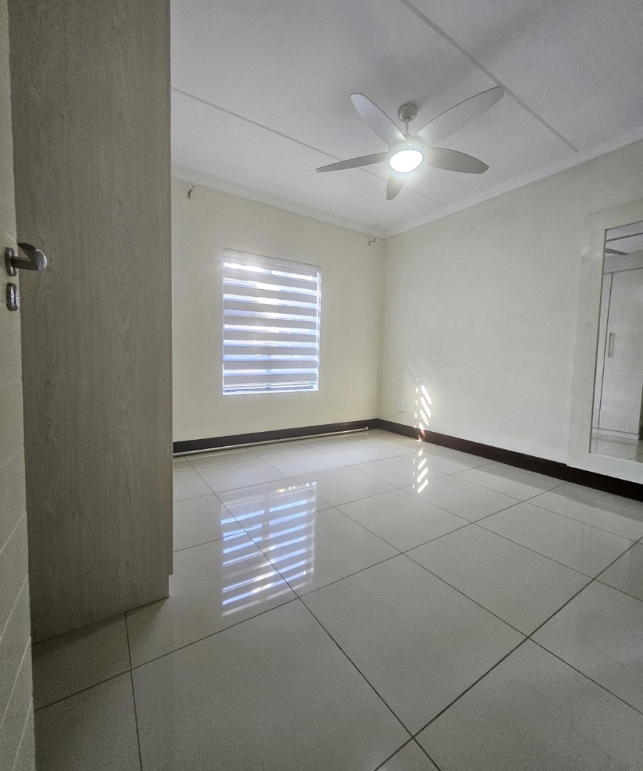 2 Bedroom Property for Sale in Crowthorne AH Gauteng