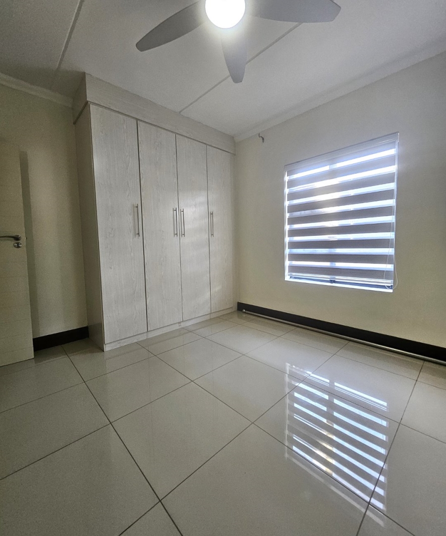2 Bedroom Property for Sale in Crowthorne AH Gauteng