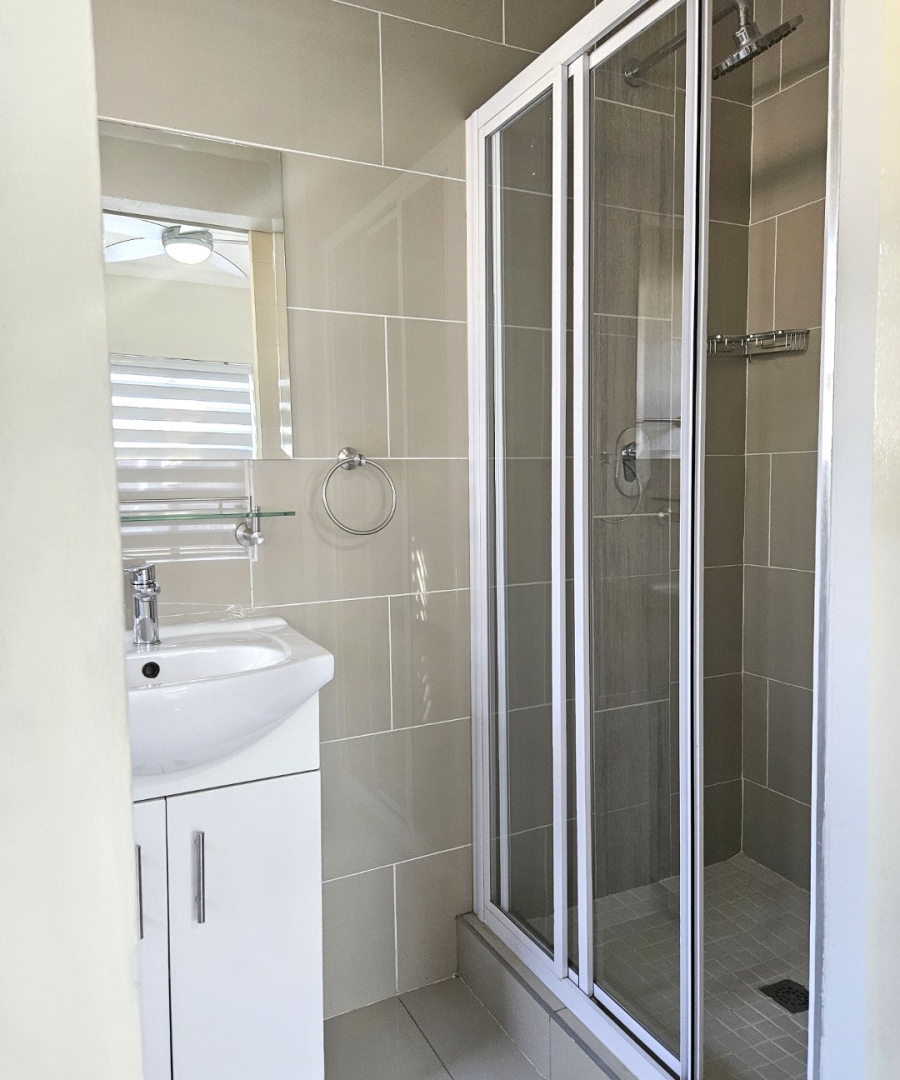 2 Bedroom Property for Sale in Crowthorne AH Gauteng