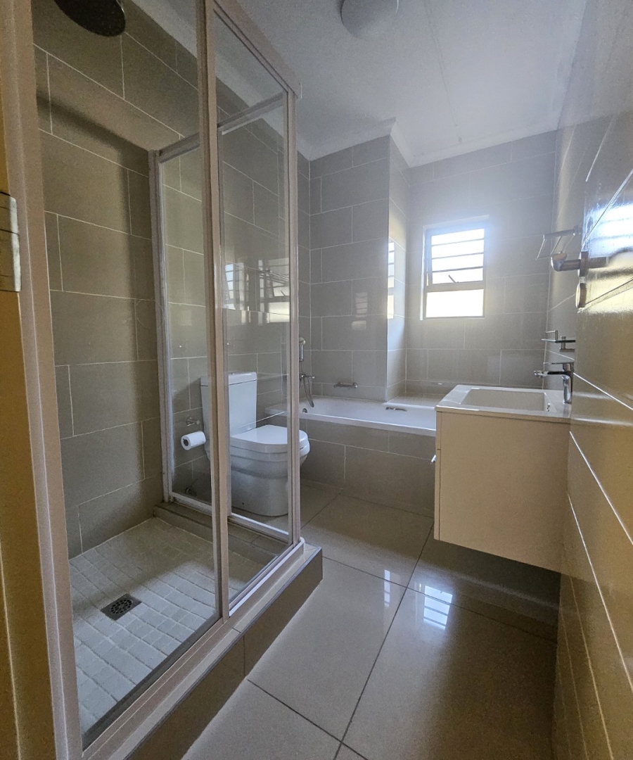 2 Bedroom Property for Sale in Crowthorne AH Gauteng