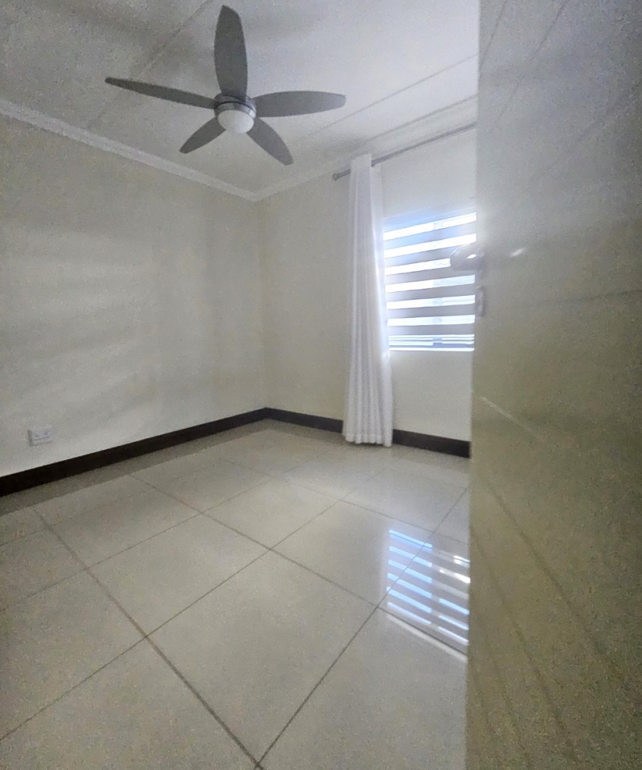 2 Bedroom Property for Sale in Crowthorne AH Gauteng