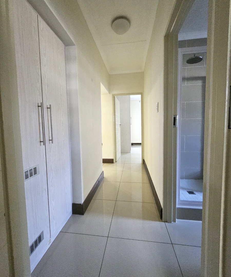 2 Bedroom Property for Sale in Crowthorne AH Gauteng