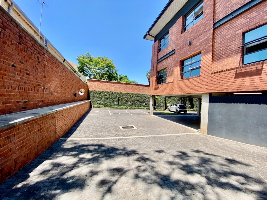 To Let Commercial Property for Rent in Menlo Park Gauteng