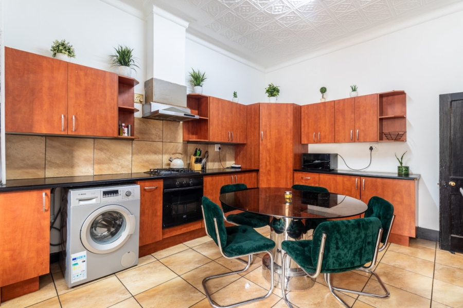 To Let 2 Bedroom Property for Rent in Melville Gauteng