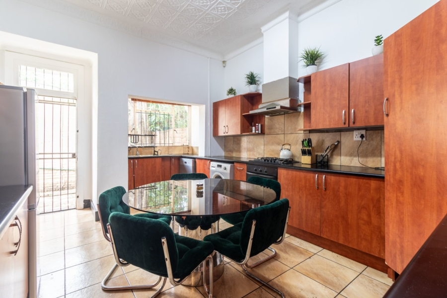 To Let 2 Bedroom Property for Rent in Melville Gauteng