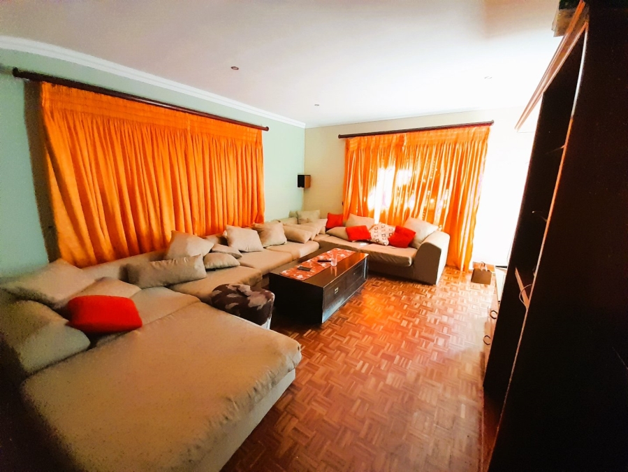 6 Bedroom Property for Sale in Blue Valley Golf Estate Gauteng