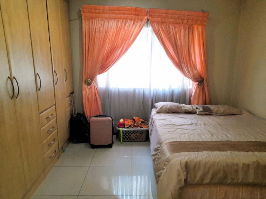 6 Bedroom Property for Sale in Blue Valley Golf Estate Gauteng