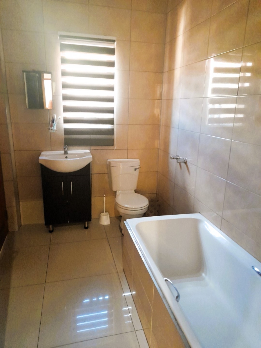 6 Bedroom Property for Sale in Blue Valley Golf Estate Gauteng