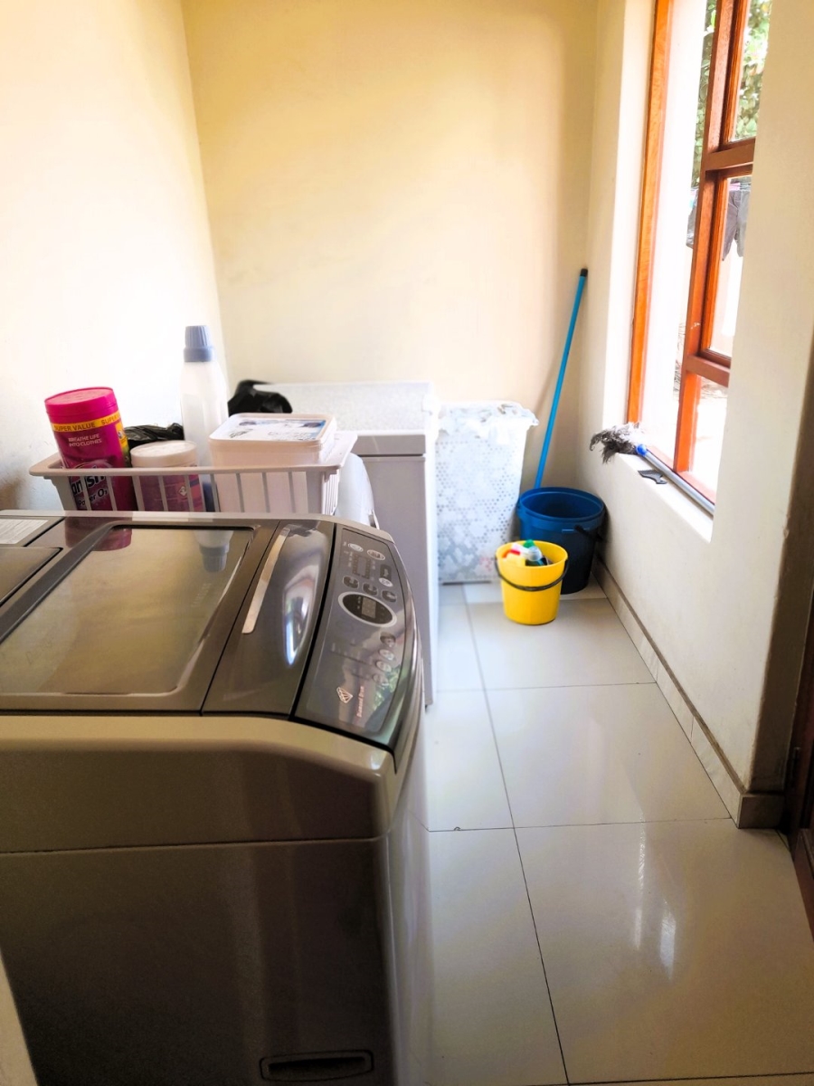 6 Bedroom Property for Sale in Blue Valley Golf Estate Gauteng