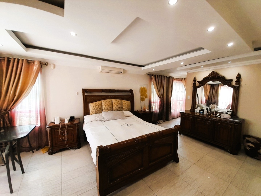 6 Bedroom Property for Sale in Blue Valley Golf Estate Gauteng