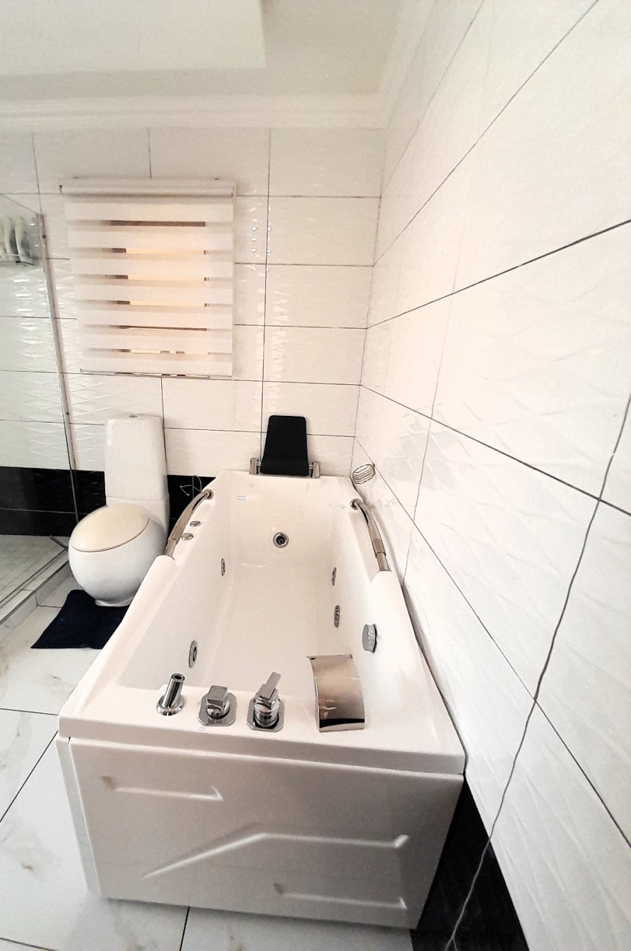 6 Bedroom Property for Sale in Blue Valley Golf Estate Gauteng