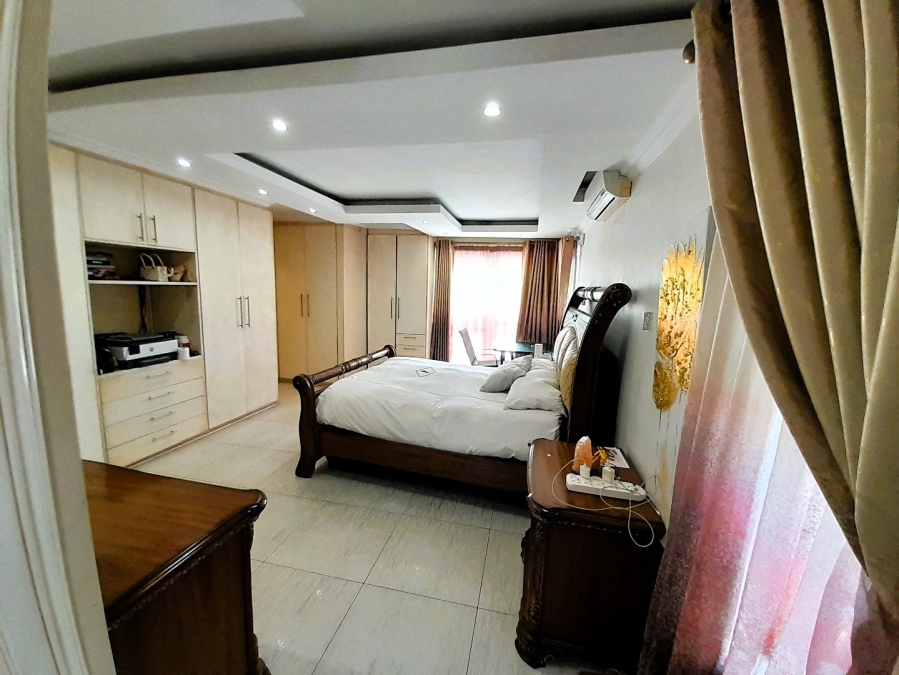 6 Bedroom Property for Sale in Blue Valley Golf Estate Gauteng