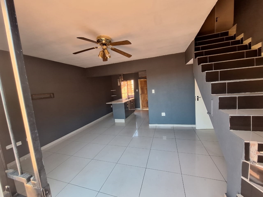 To Let 4 Bedroom Property for Rent in Elandspark Gauteng