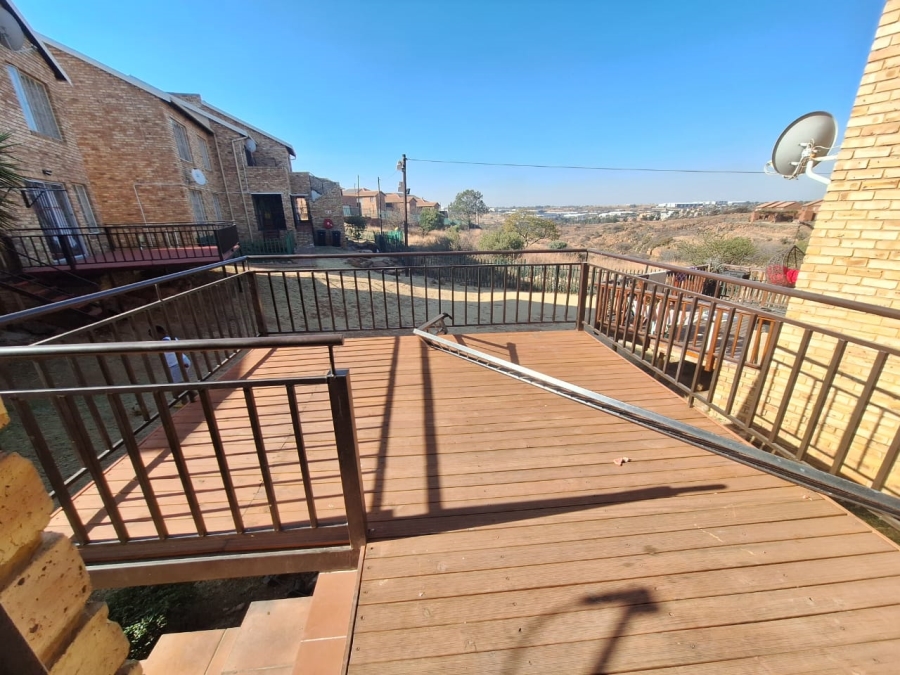 To Let 4 Bedroom Property for Rent in Elandspark Gauteng