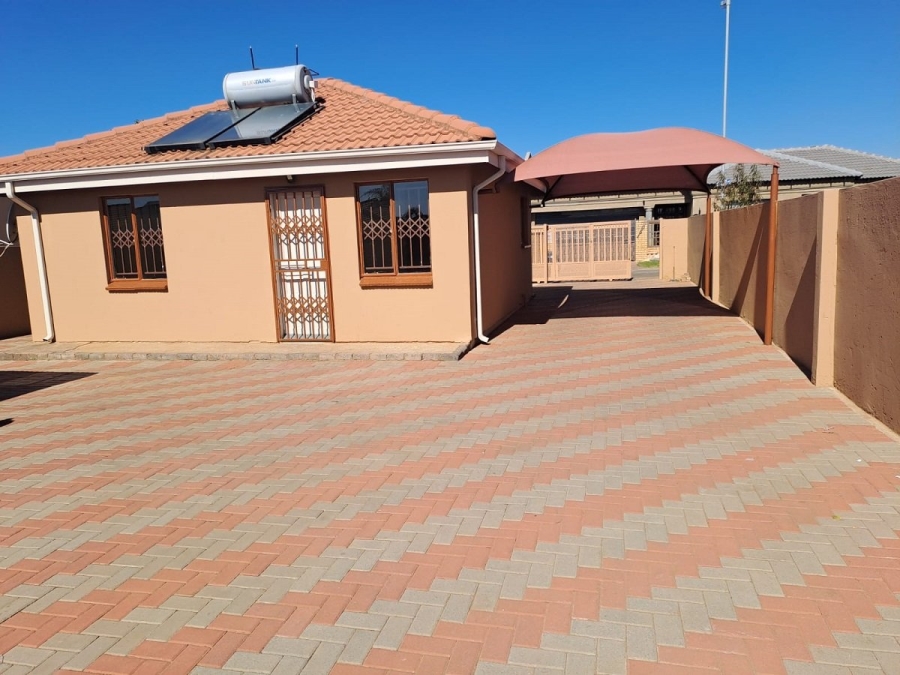 To Let  Bedroom Property for Rent in Crystal Park Gauteng