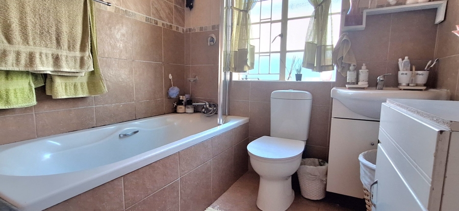 2 Bedroom Property for Sale in Noycedale Gauteng