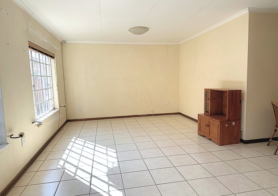 2 Bedroom Property for Sale in Wilgeheuwel Gauteng