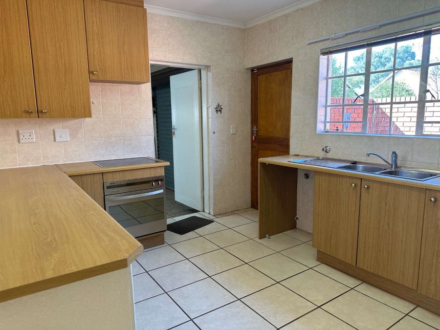 2 Bedroom Property for Sale in Wilgeheuwel Gauteng
