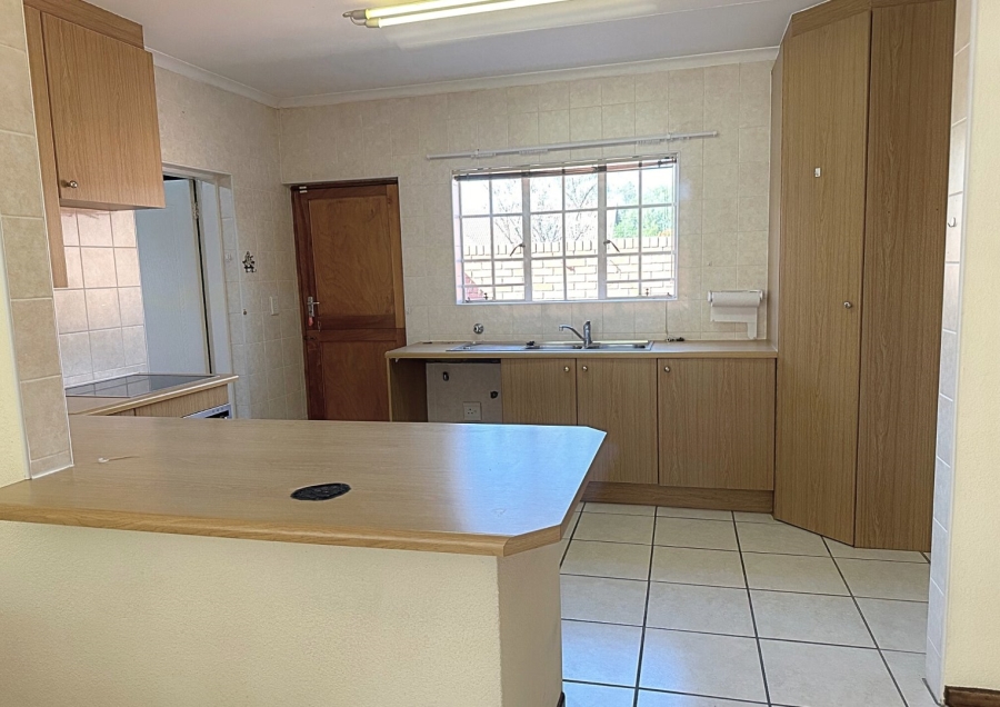 2 Bedroom Property for Sale in Wilgeheuwel Gauteng