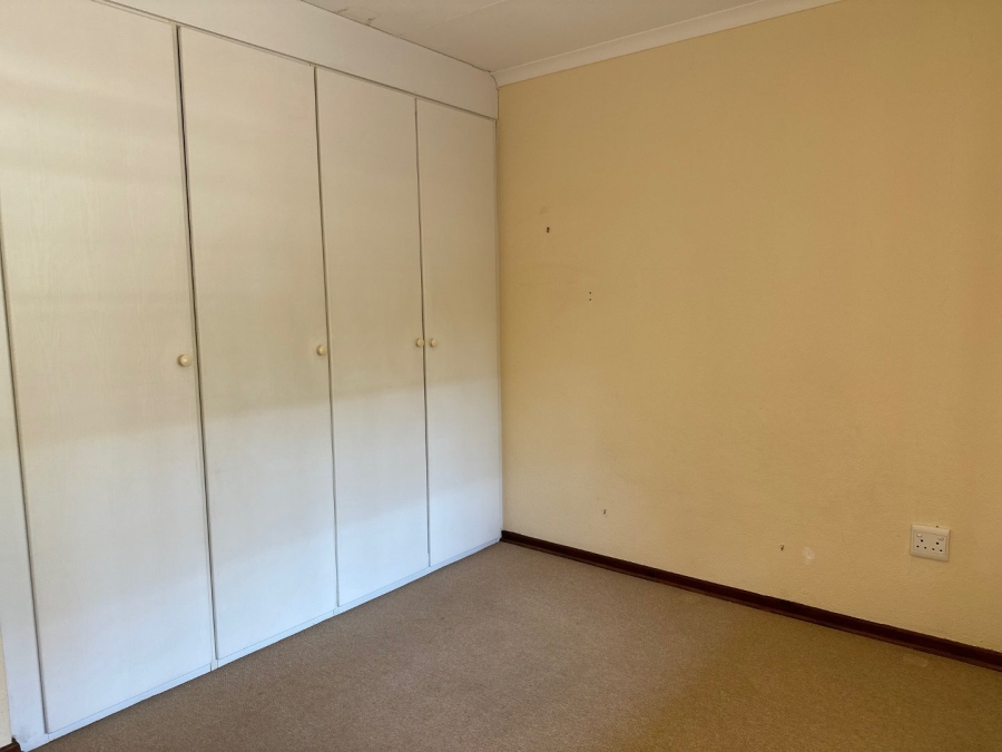 2 Bedroom Property for Sale in Wilgeheuwel Gauteng