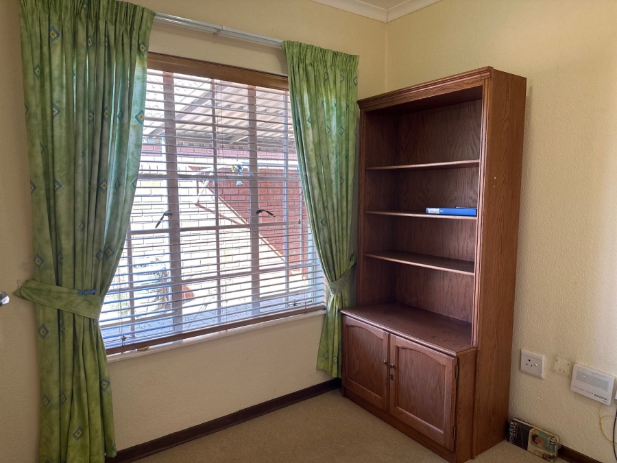 2 Bedroom Property for Sale in Wilgeheuwel Gauteng
