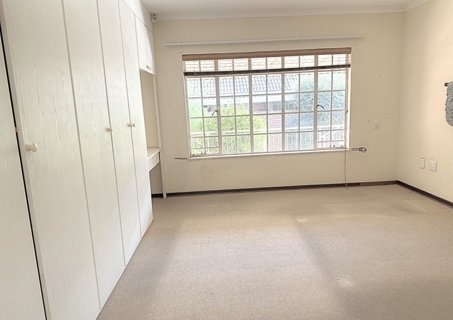 2 Bedroom Property for Sale in Wilgeheuwel Gauteng