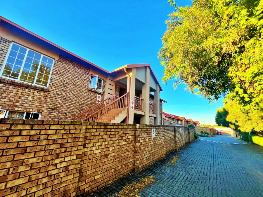 2 Bedroom Property for Sale in Amberfield Gauteng