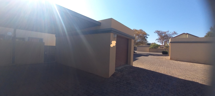To Let 2 Bedroom Property for Rent in Annlin Gauteng