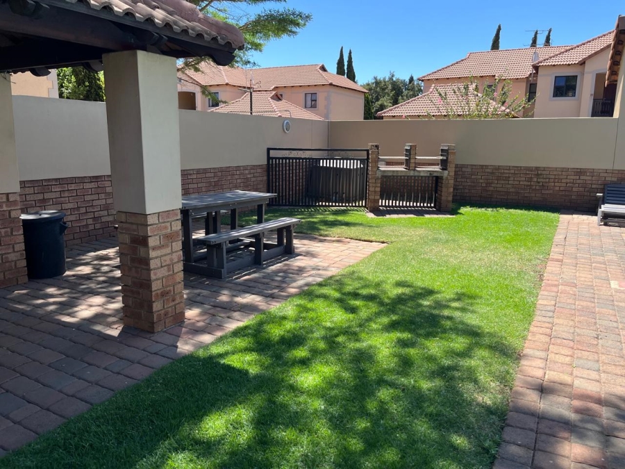 To Let 2 Bedroom Property for Rent in Ravenswood Gauteng