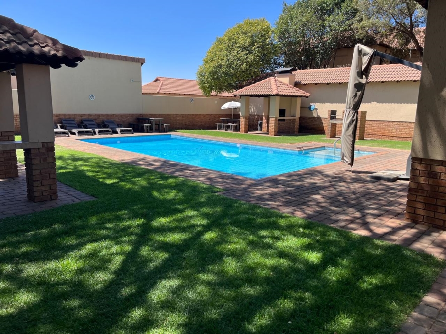 To Let 2 Bedroom Property for Rent in Ravenswood Gauteng