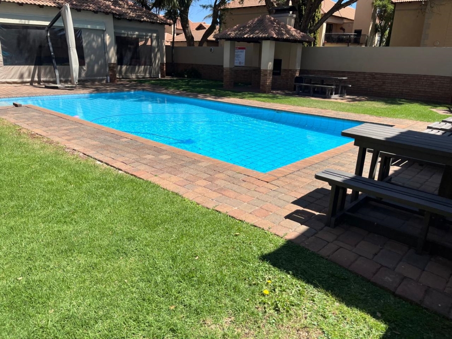 To Let 2 Bedroom Property for Rent in Ravenswood Gauteng