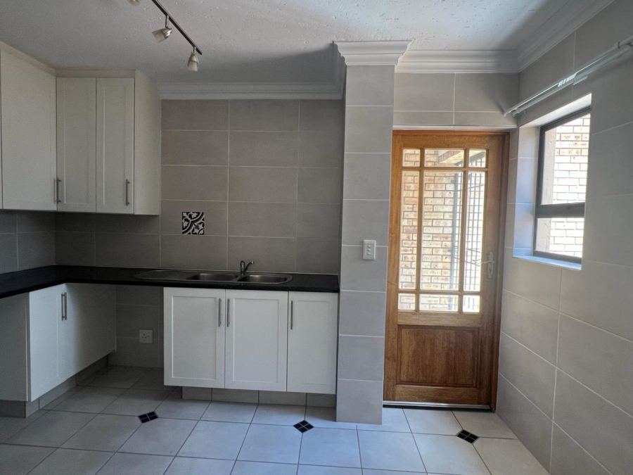 To Let 4 Bedroom Property for Rent in Meyersdal Gauteng