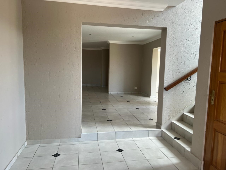 To Let 4 Bedroom Property for Rent in Meyersdal Gauteng