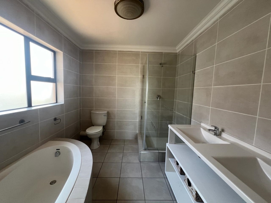 To Let 4 Bedroom Property for Rent in Meyersdal Gauteng