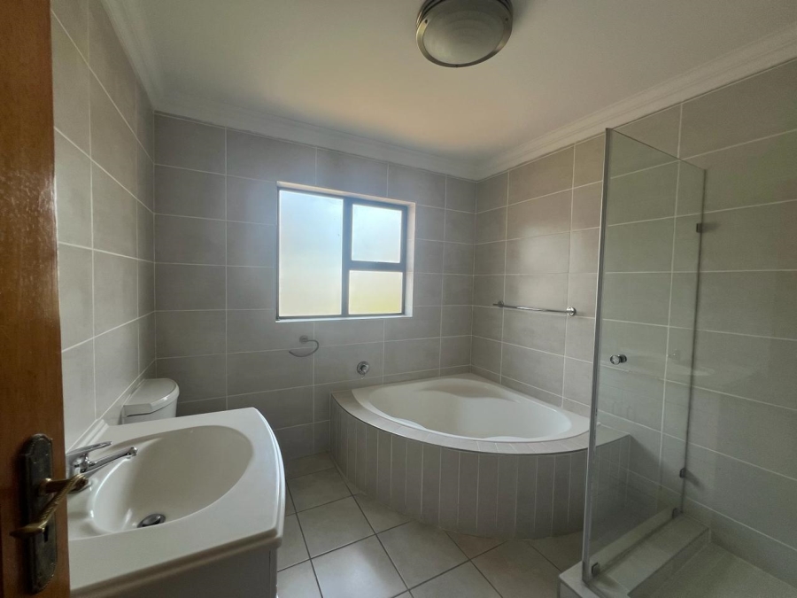To Let 4 Bedroom Property for Rent in Meyersdal Gauteng