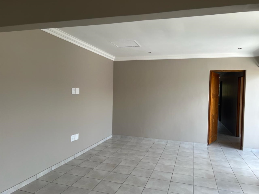 To Let 4 Bedroom Property for Rent in Meyersdal Gauteng
