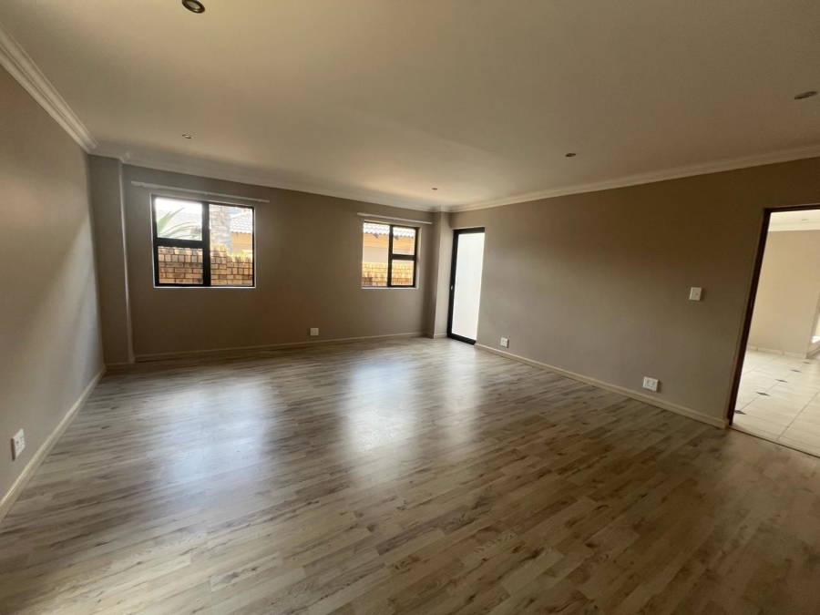 To Let 4 Bedroom Property for Rent in Meyersdal Gauteng