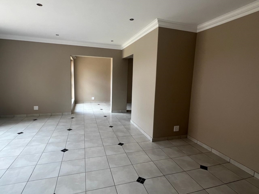 To Let 4 Bedroom Property for Rent in Meyersdal Gauteng