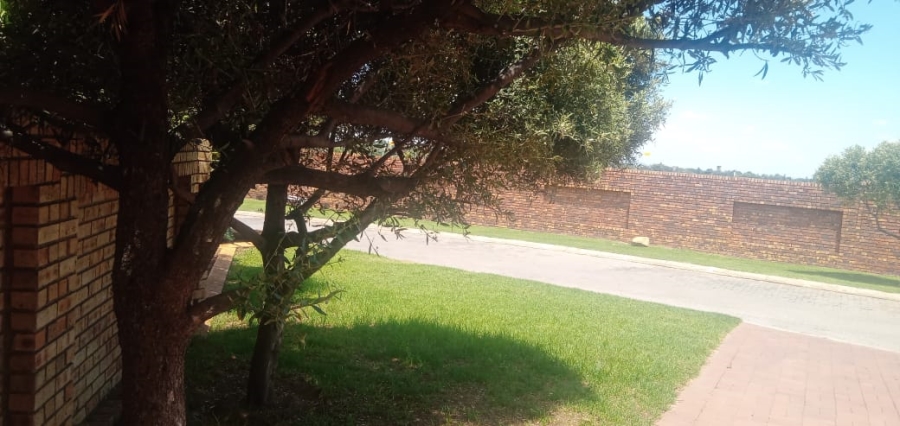 To Let 4 Bedroom Property for Rent in Meyersdal Gauteng