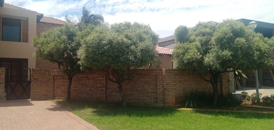To Let 4 Bedroom Property for Rent in Meyersdal Gauteng