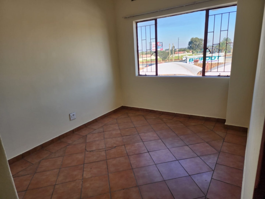 To Let 2 Bedroom Property for Rent in Ravensklip Gauteng