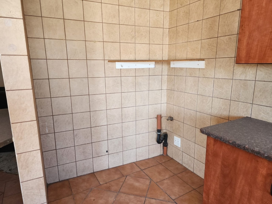 To Let 2 Bedroom Property for Rent in Ravensklip Gauteng