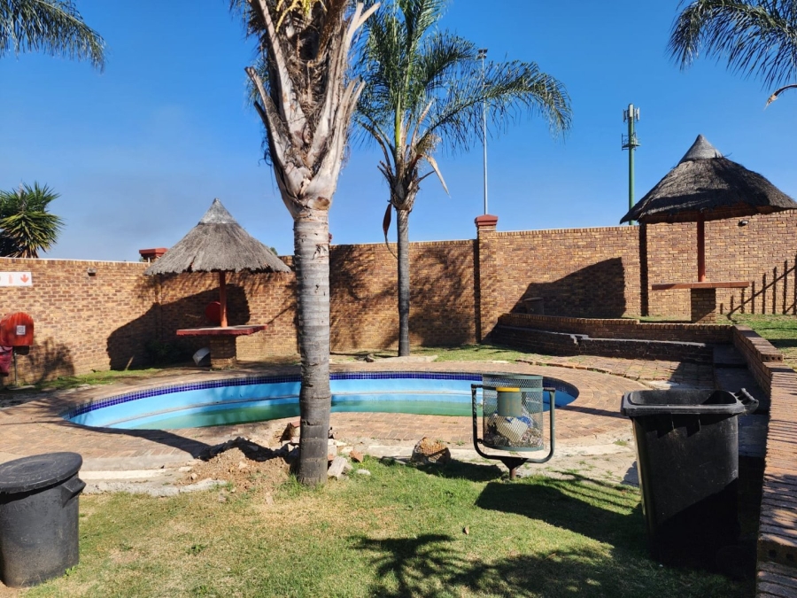 To Let 2 Bedroom Property for Rent in Ravensklip Gauteng