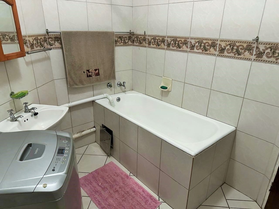 3 Bedroom Property for Sale in Eldoraigne Gauteng